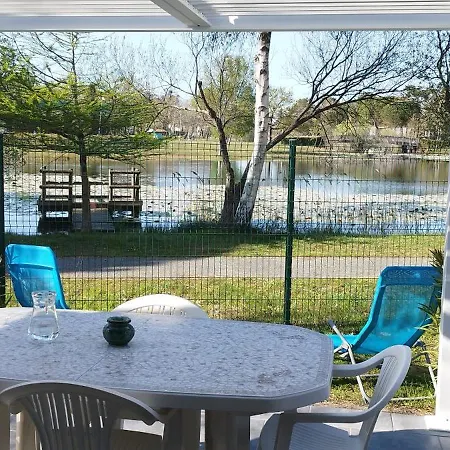 Au Bord De L'eau Hébergement de vacances