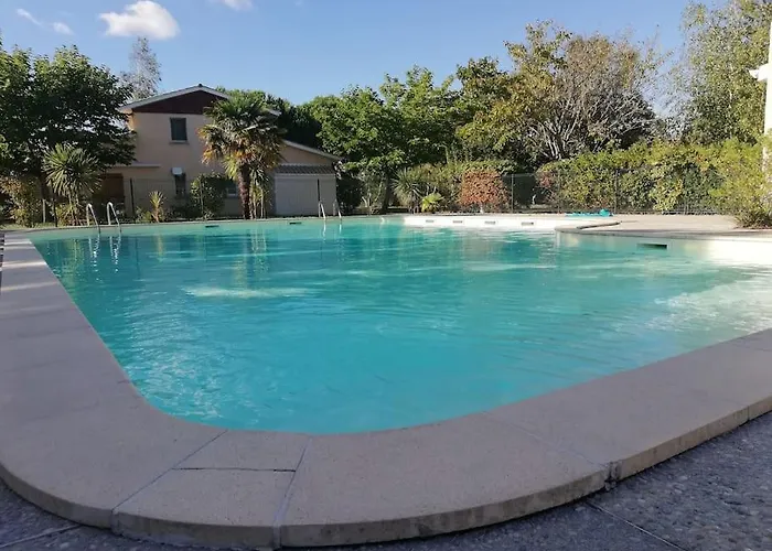 Au Bord De L'eau Hourtin